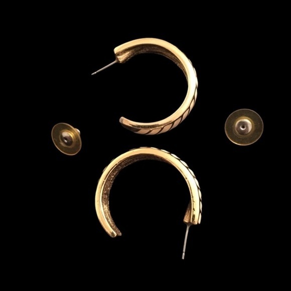 VINTAGE Hoop Earrings - Picture 3 of 9